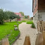 Hébergement de vacances Landurlaub Mit Neugierigen Blicken In Den Pferdestall, Eingezaeuntem Garten, Kamin Und Sauna Rot am See