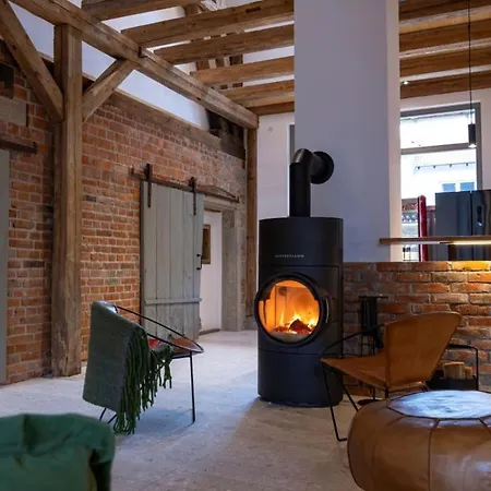 Landurlaub Mit Neugierigen Blicken In Den Pferdestall, Eingezaeuntem Garten, Kamin Und Sauna Rot am See