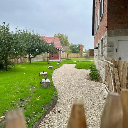 Tatil Evi Landurlaub Mit Neugierigen Blicken In Den Pferdestall, Eingezaeuntem Garten, Kamin Und Sauna Rot am See