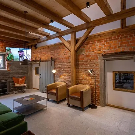 Landurlaub Mit Neugierigen Blicken In Den Pferdestall, Eingezaeuntem Garten, Kamin Und Sauna Tatil Evi